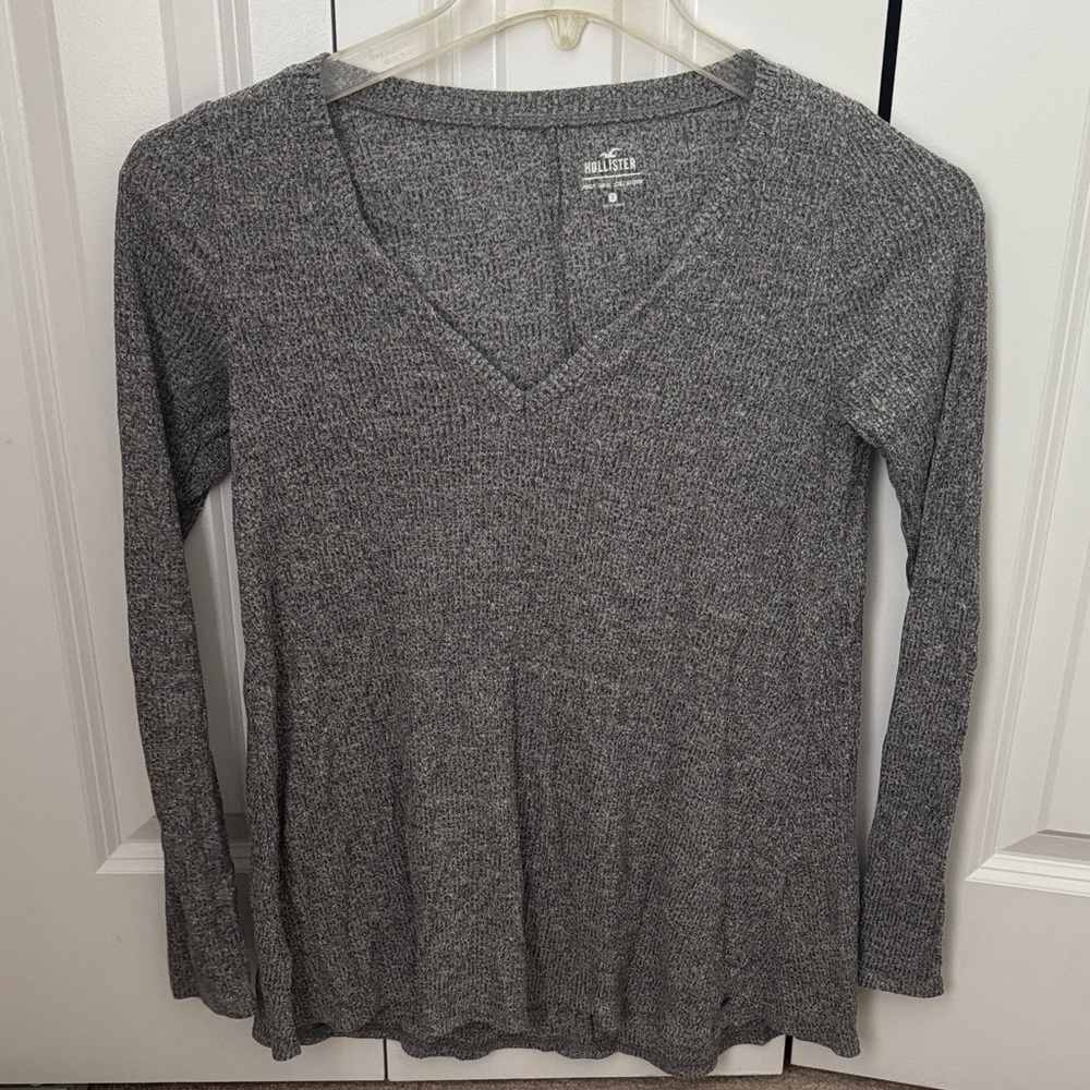 Hollister Charcoal V-Neck Long Sleeve
